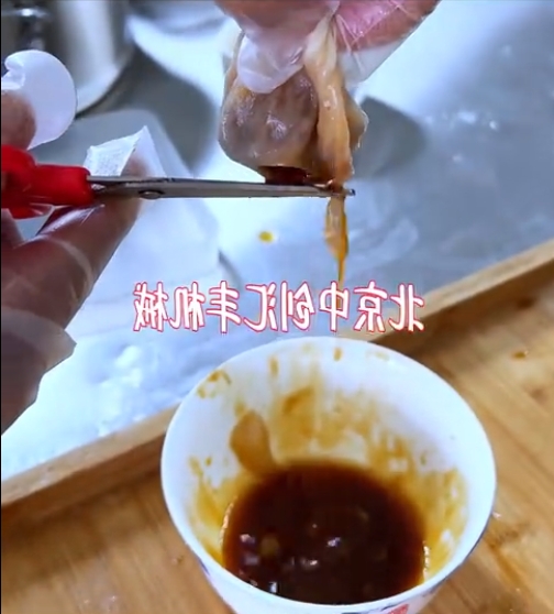 解密 湯多，餡兒大，皮兒薄。晶瑩剔透的灌湯包，是如何做出來的？